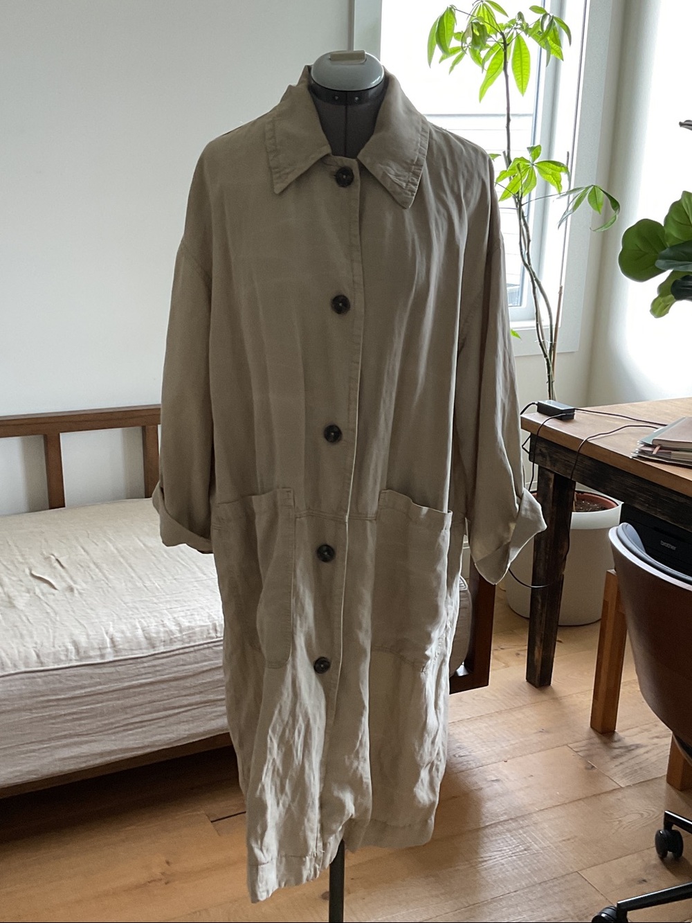 Zara Beige Lightweight Button-Front Trench Coat